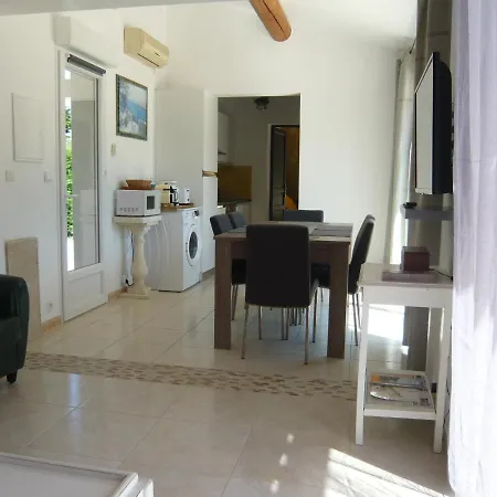 Locations Des Alpilles Apartment Saint-Remy-de-Provence Exterior photo