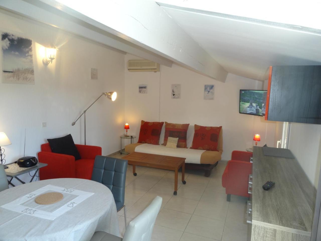 Apartment Locations Des Alpilles Saint-Remy-de-Provence