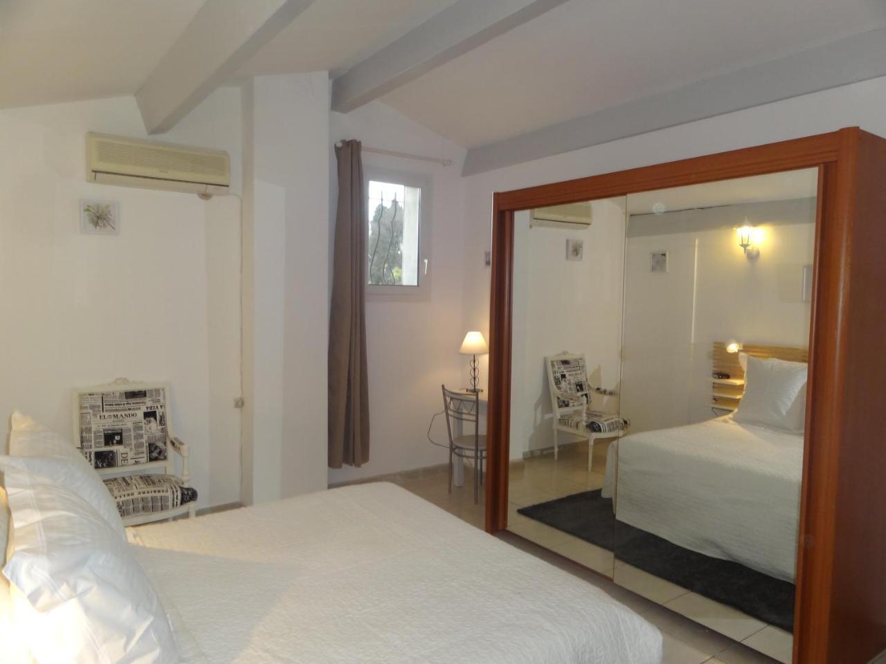 Locations Des Alpilles * Saint-Remy-de-Provence